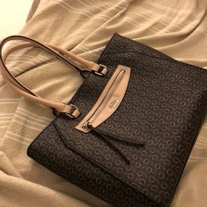 Guess hand bag monogram